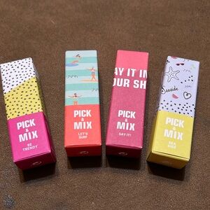 4/$20 NWOT Lipstick Holders